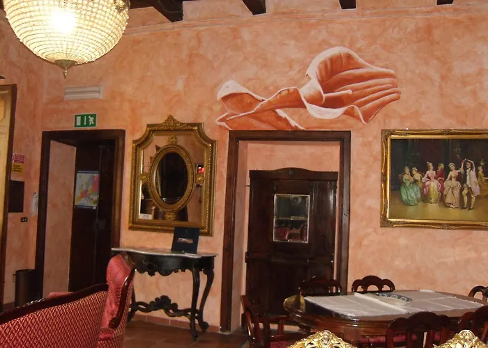 Re Alarico 住宿加早餐酒店 *